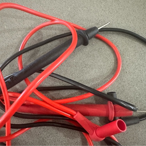 Fluke Test Leads TL75 Style – CAT III 1000V / CAT IV 600V – Red & Black Probes - Picture 8 of 8